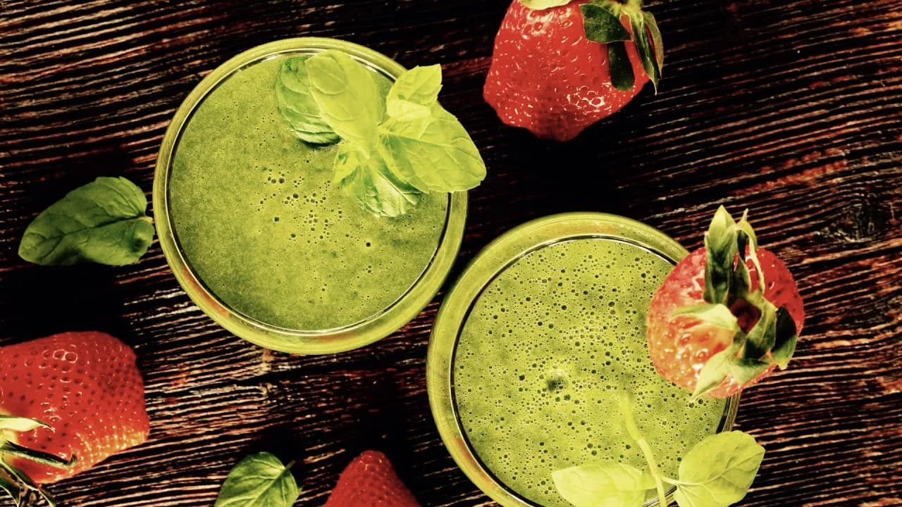 Koktajle Sirtfood: Przepisy Aktywujące Sirtuiny Proste i Skuteczne