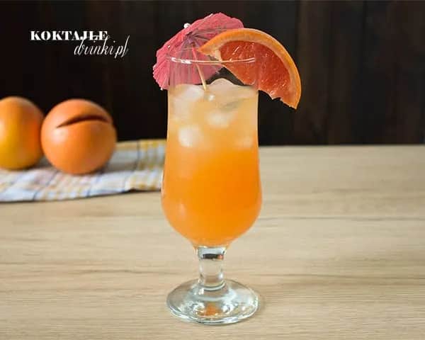 Proste drinki z Malibu i soku ananasowego: przepisy na lato