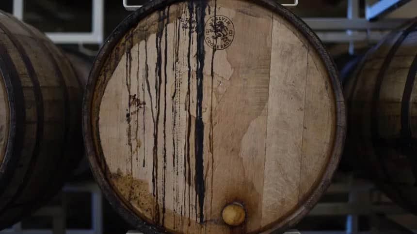 Wino nie pracuje? Przyczyny i jak wznowić fermentację