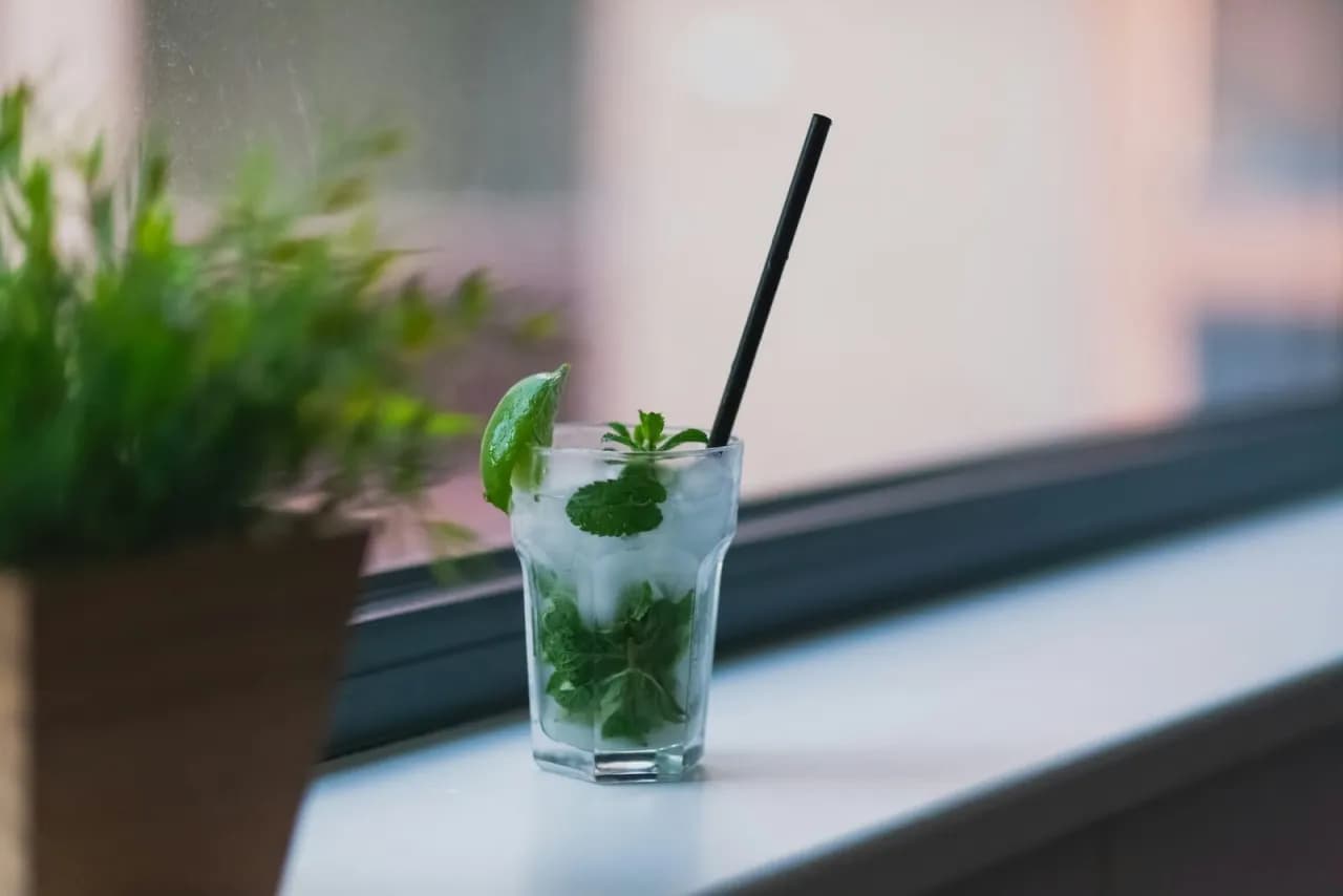Idealne Mojito: Składniki, przepis krok po kroku i wariacje