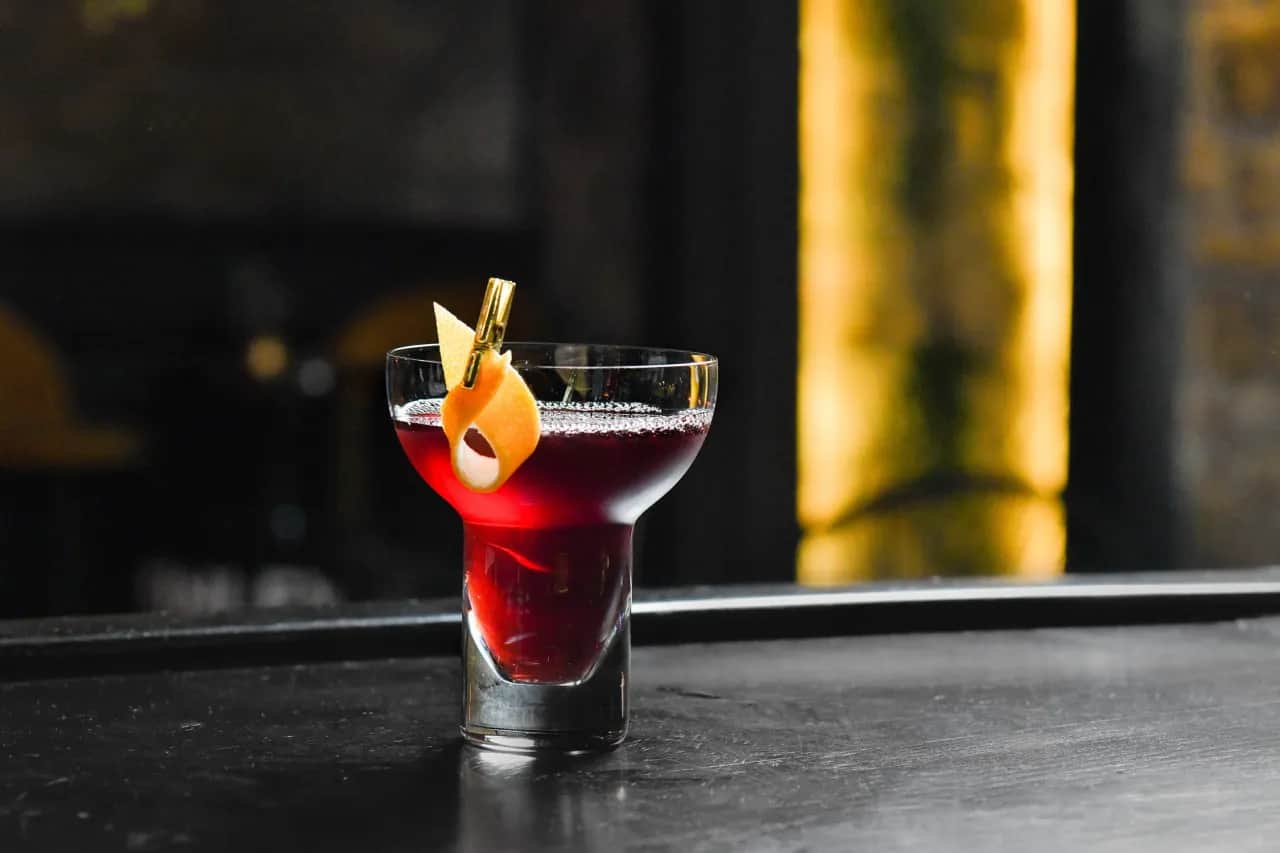 Koktajle z whisky: Proste przepisy i klasyki dla każdego